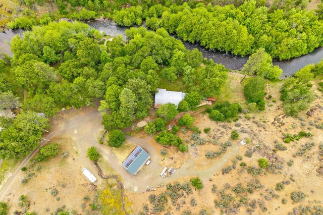 1250 Netherlands Road, Trail, OR 97541