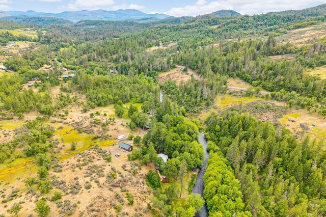 1250 Netherlands Road, Trail, OR 97541