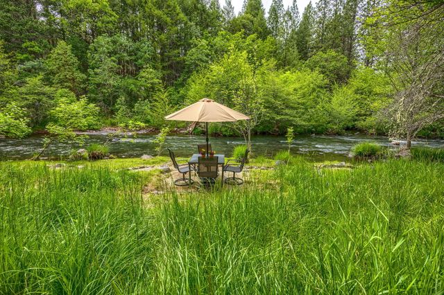1250 Netherlands Road, Trail, OR 97541