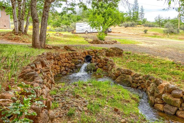 1250 Netherlands Road, Trail, OR 97541