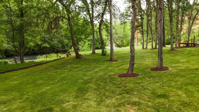 1250 Netherlands Road, Trail, OR 97541