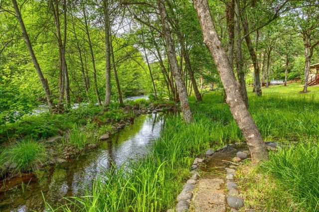 1250 Netherlands Road, Trail, OR 97541