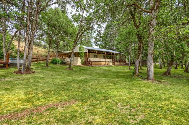 1250 Netherlands Road, Trail, OR 97541