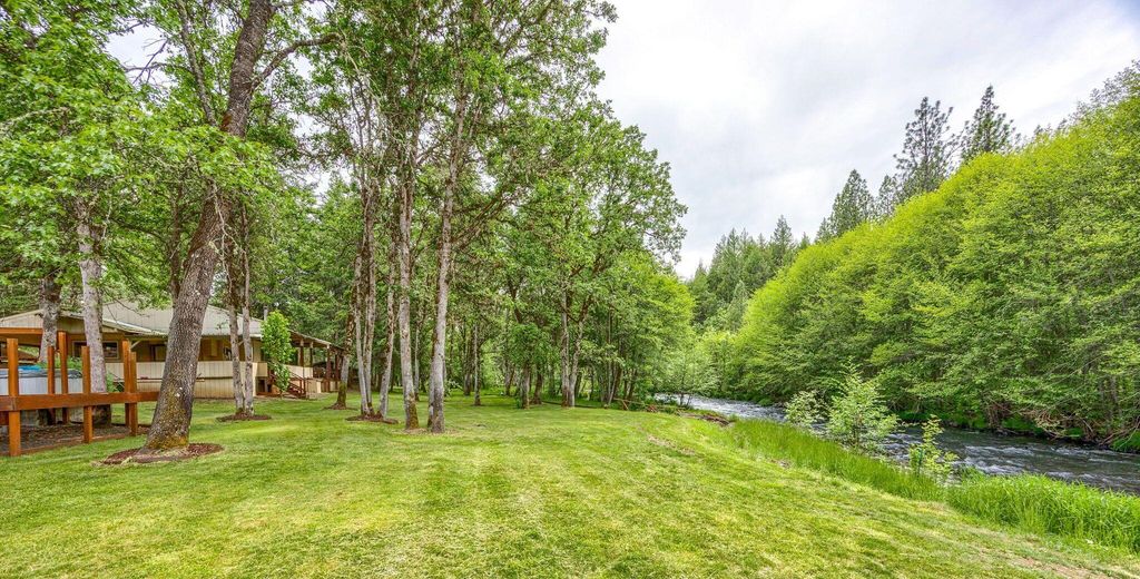 1250 Netherlands Road, Trail, OR 97541