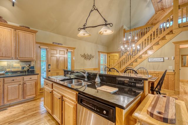 276 Citrine Court, Ellijay, GA 30540