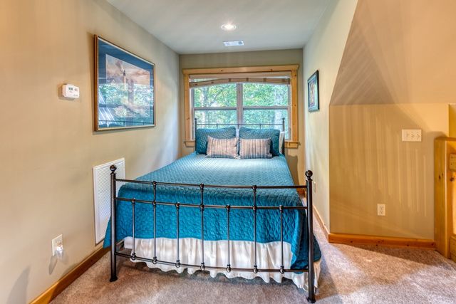 276 Citrine Court, Ellijay, GA 30540