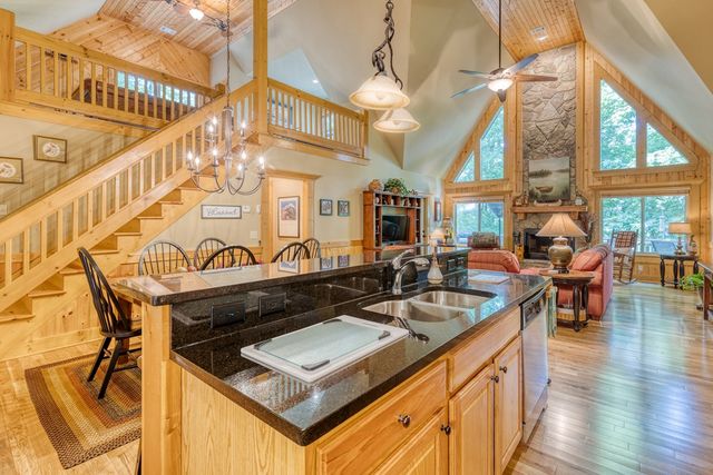 276 Citrine Court, Ellijay, GA 30540