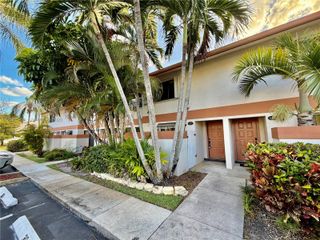 4403 SW 70th Ter 4403, Davie, FL 33314