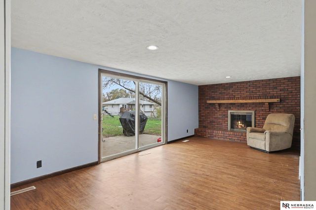 2610 N 124th Circle, Omaha, NE 68164