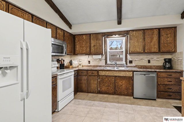 2610 N 124th Circle, Omaha, NE 68164