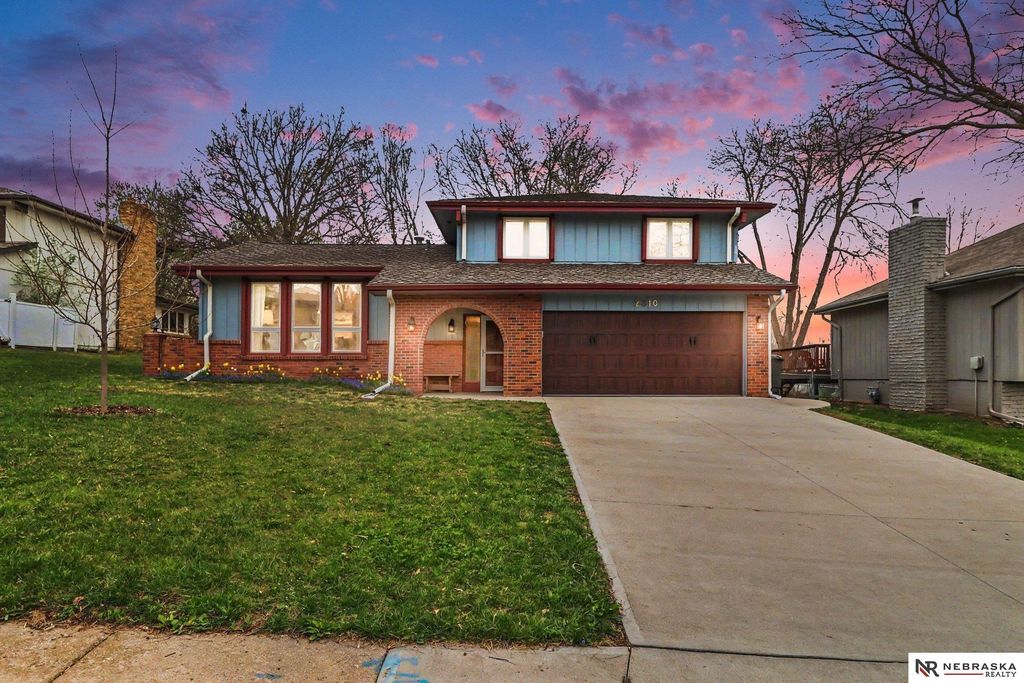 2610 N 124th Circle, Omaha, NE 68164