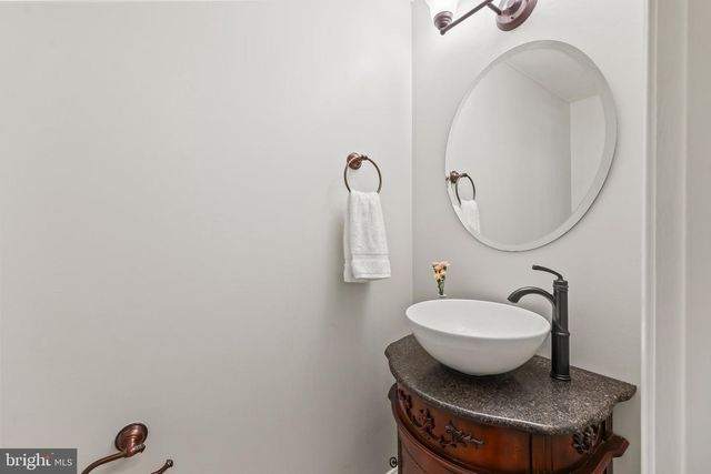 3145 ELLENWOOD DR, Fairfax, VA 22031