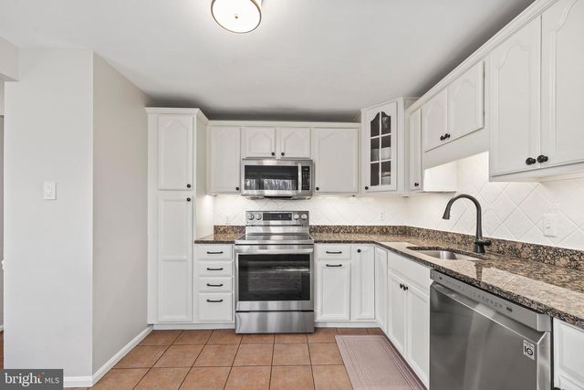 3145 ELLENWOOD DR, Fairfax, VA 22031