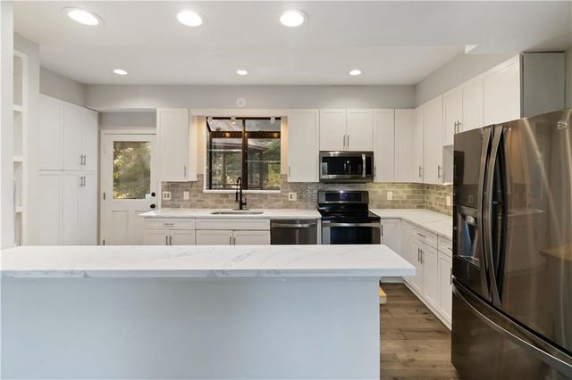 8515 Lake Drive, Snellville, GA 30039