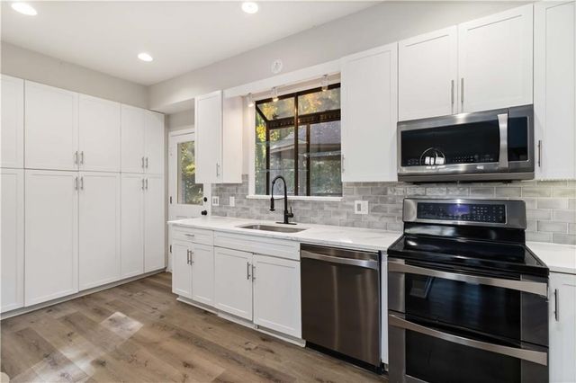 8515 Lake Drive, Snellville, GA 30039