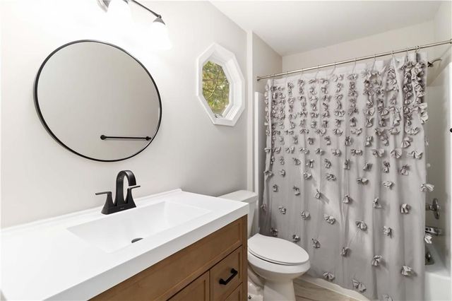 8515 Lake Drive, Snellville, GA 30039