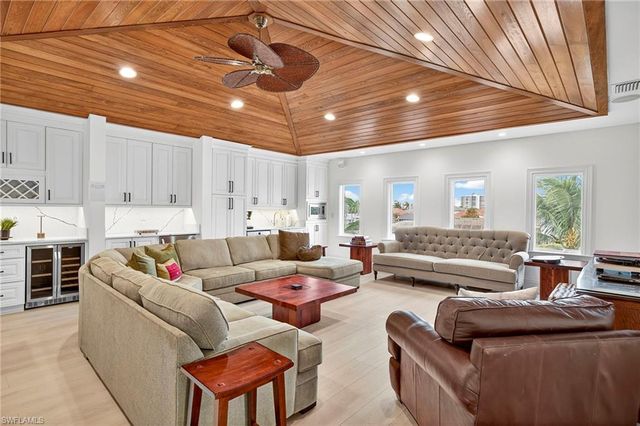 403 Seabee AVE, Naples, FL 34108