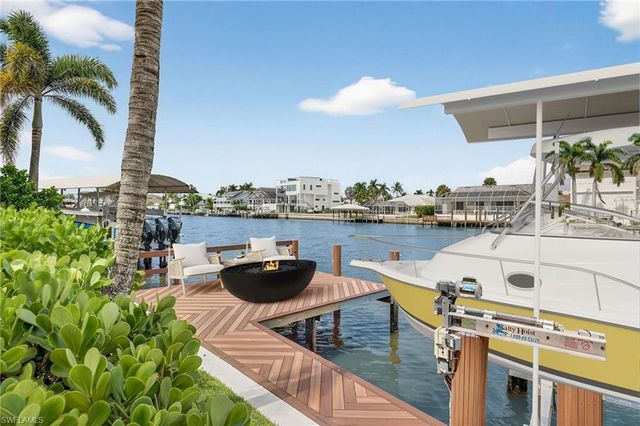 403 Seabee AVE, Naples, FL 34108