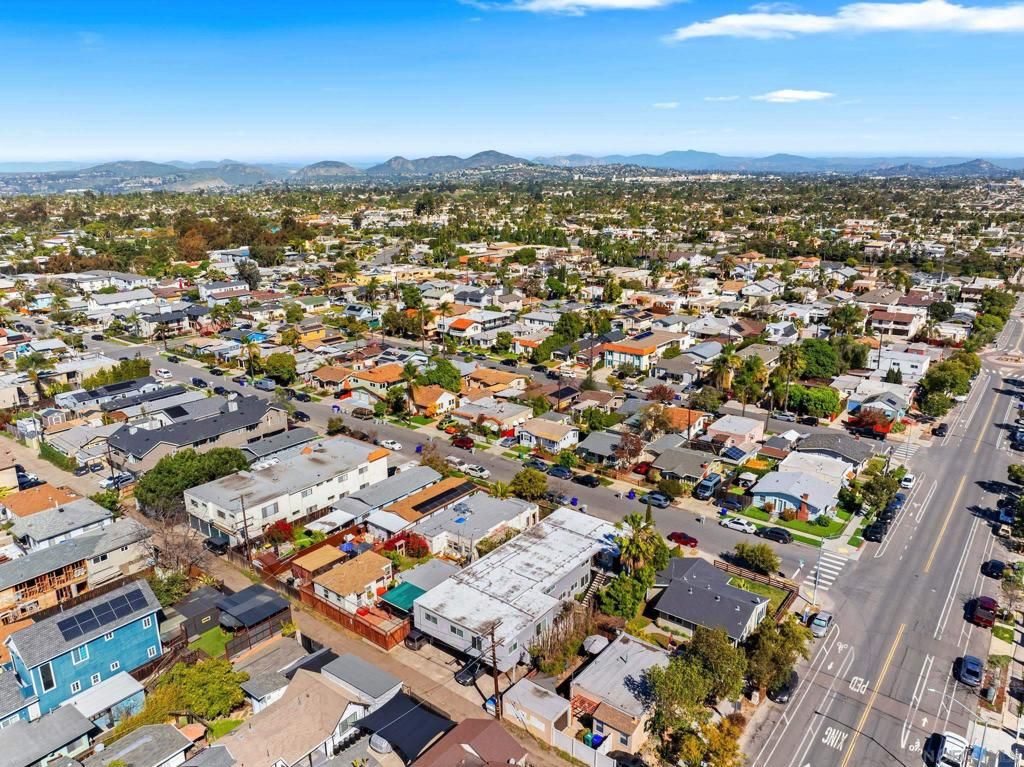 Image 16 of property listing at 4414 37th St, San Diego, CA 92116