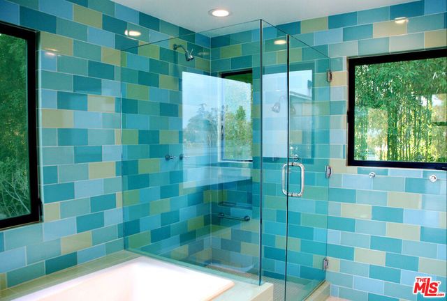 357 N Skyewiay Road, Los Angeles, CA 90049