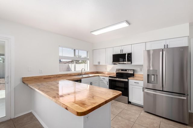 7027 W Palo Verde Avenue, Peoria, AZ 85345