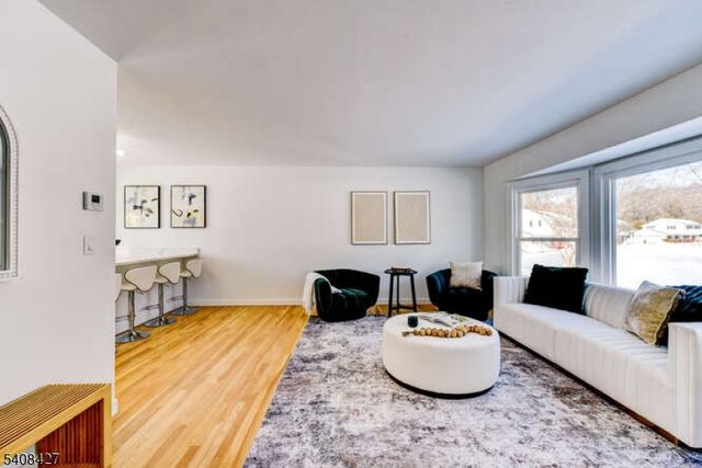 22 Glen Rd, Bridgewater Twp., NJ 08805