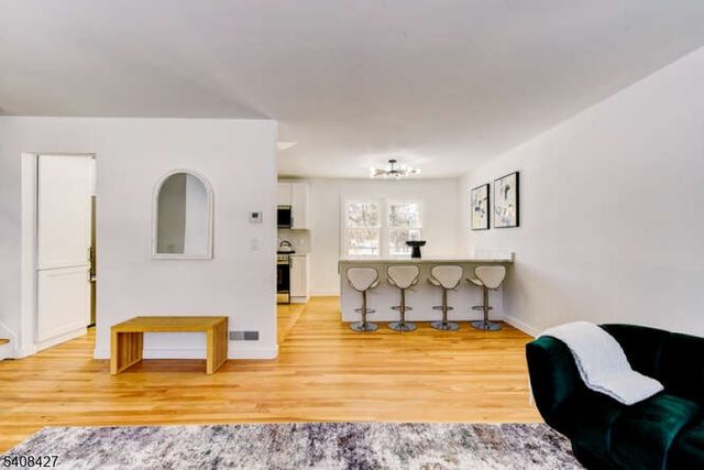 22 Glen Rd, Bridgewater Twp., NJ 08805