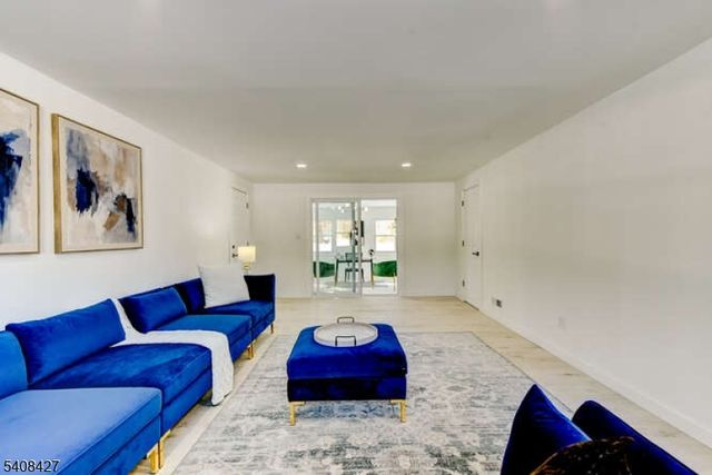 22 Glen Rd, Bridgewater Twp., NJ 08805