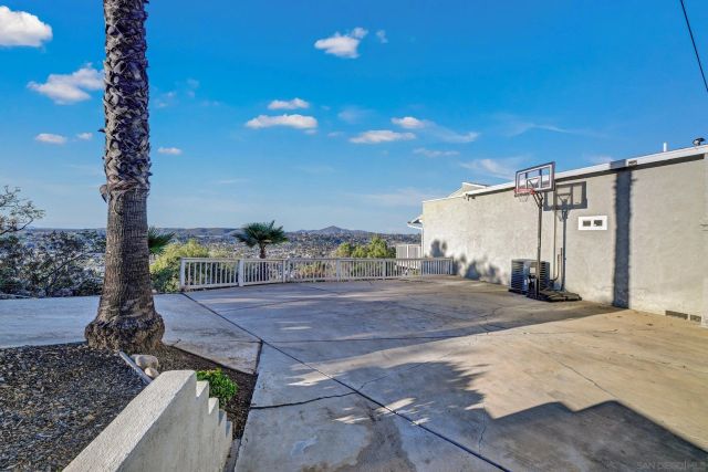 2312 Helix St., Spring Valley, CA 91977