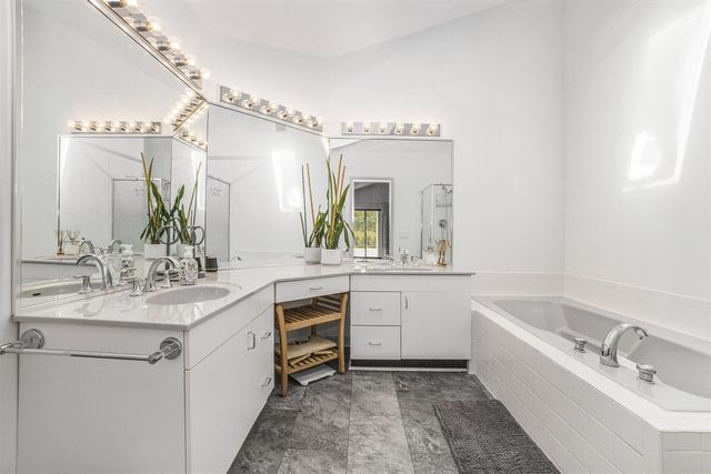 1875 Wedgefield Court 37, Caledonia, MI 49316