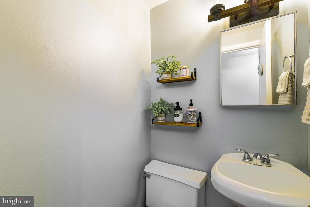 Image 1 of property listing at 9 HAPSBURG CT, Parkville, MD 21234