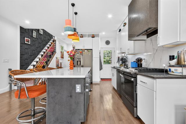 106 ASTOR PL, Jc, Bergen-lafayett, NJ 07304