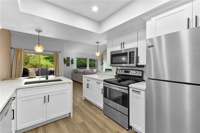 29376 Via Frontera, Murrieta, CA 92563