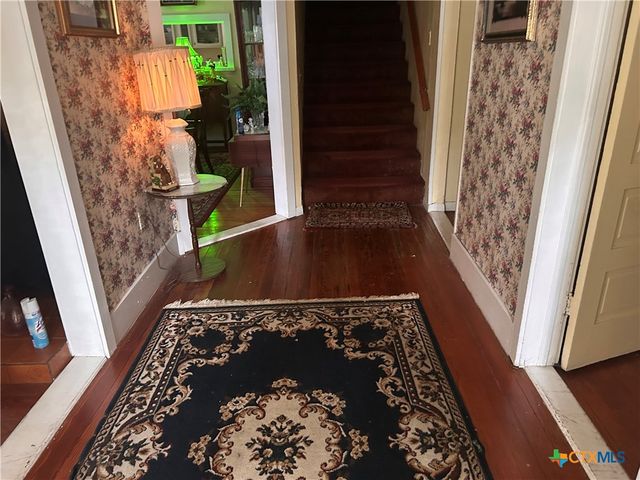 402 E Ireland, Seguin, TX 78155