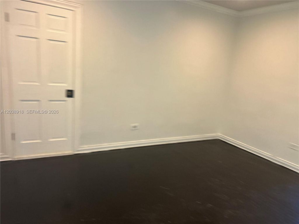 8260 Byron Ave 5, Miami Beach, FL 33141