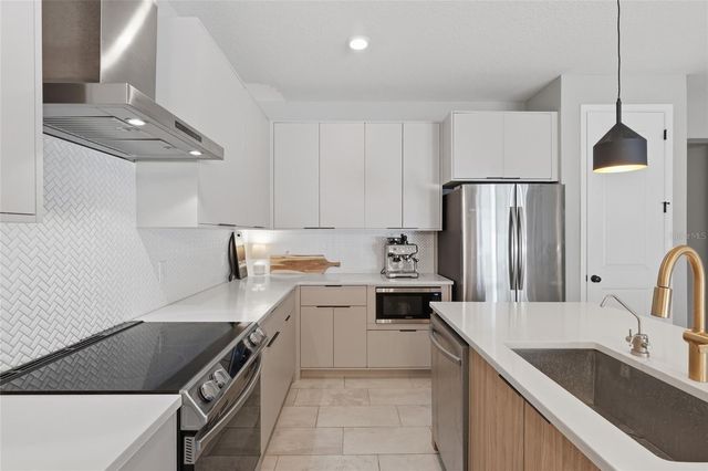 2015 E KALEY AVENUE, Orlando, FL 32806