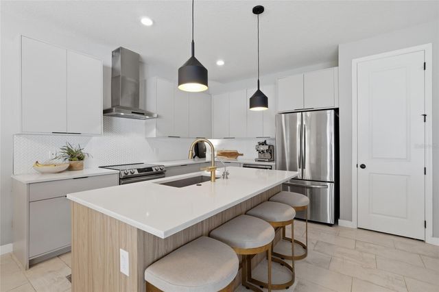 2015 E KALEY AVENUE, Orlando, FL 32806