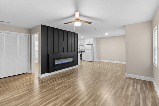 2907 Clinton Avenue, Fort Worth, TX 76106