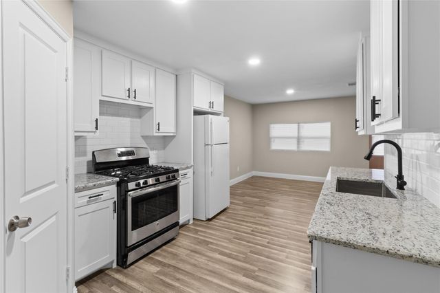 2907 Clinton Avenue, Fort Worth, TX 76106