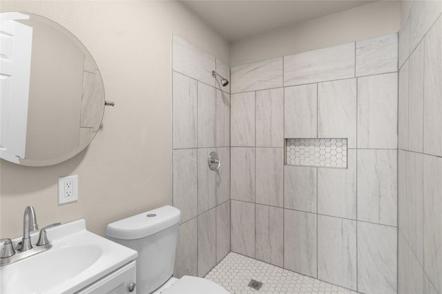 2907 Clinton Avenue, Fort Worth, TX 76106