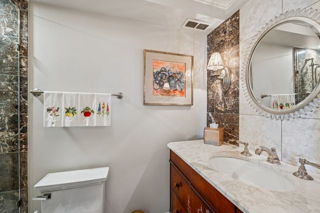 1313 N Ritchie Court 2701, Chicago, IL 60610