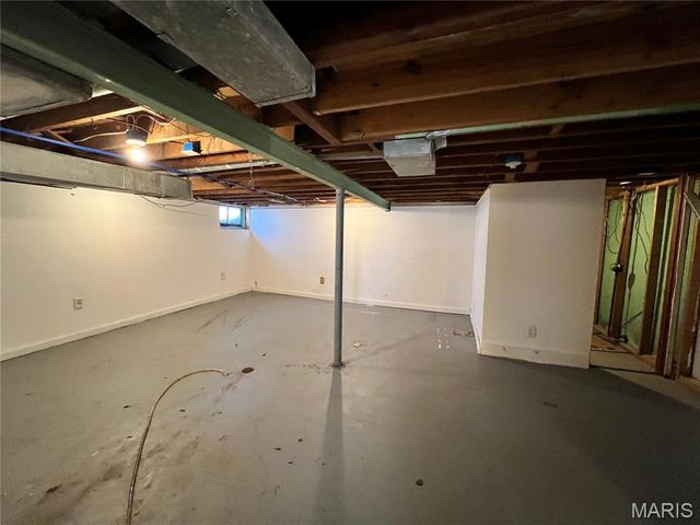 10232 Tappan Drive, St Louis, MO 63137