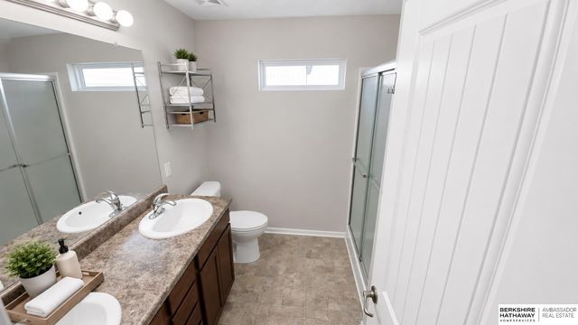 13911 Springview Drive, Papillion, NE 68133