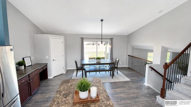 13911 Springview Drive, Papillion, NE 68133