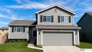 13911 Springview Drive, Papillion, NE 68133