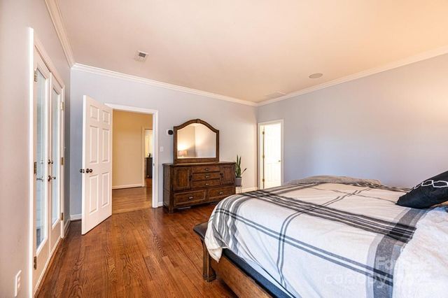 560 20th Avenue Court NW, Hickory, NC 28601