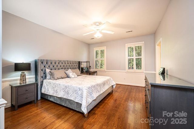 560 20th Avenue Court NW, Hickory, NC 28601