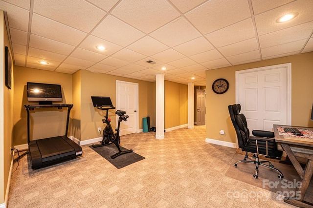 560 20th Avenue Court NW, Hickory, NC 28601