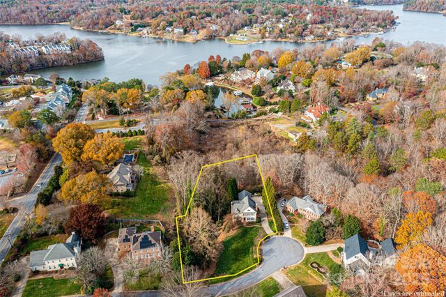 560 20th Avenue Court NW, Hickory, NC 28601