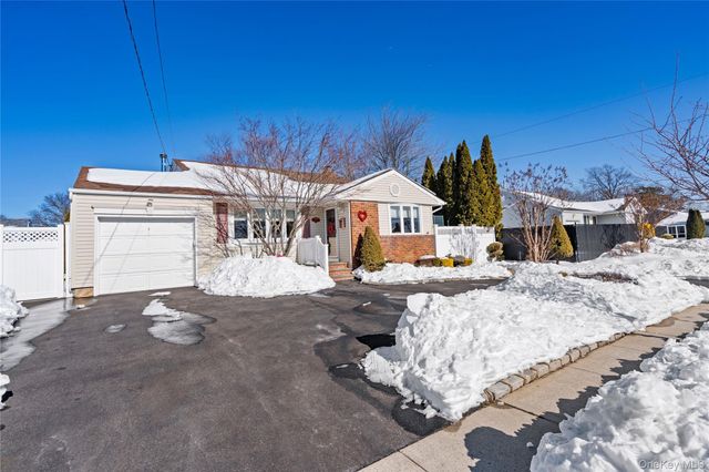 237 Linden Street, Massapequa Park, NY 11762